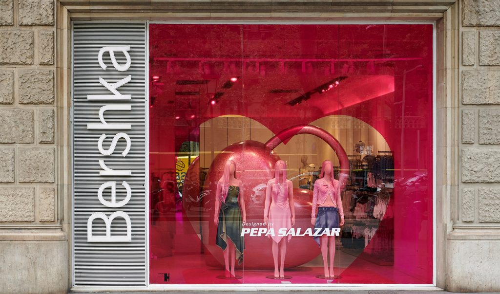 A sculptural window design for Pepa Salazar’s collaboration